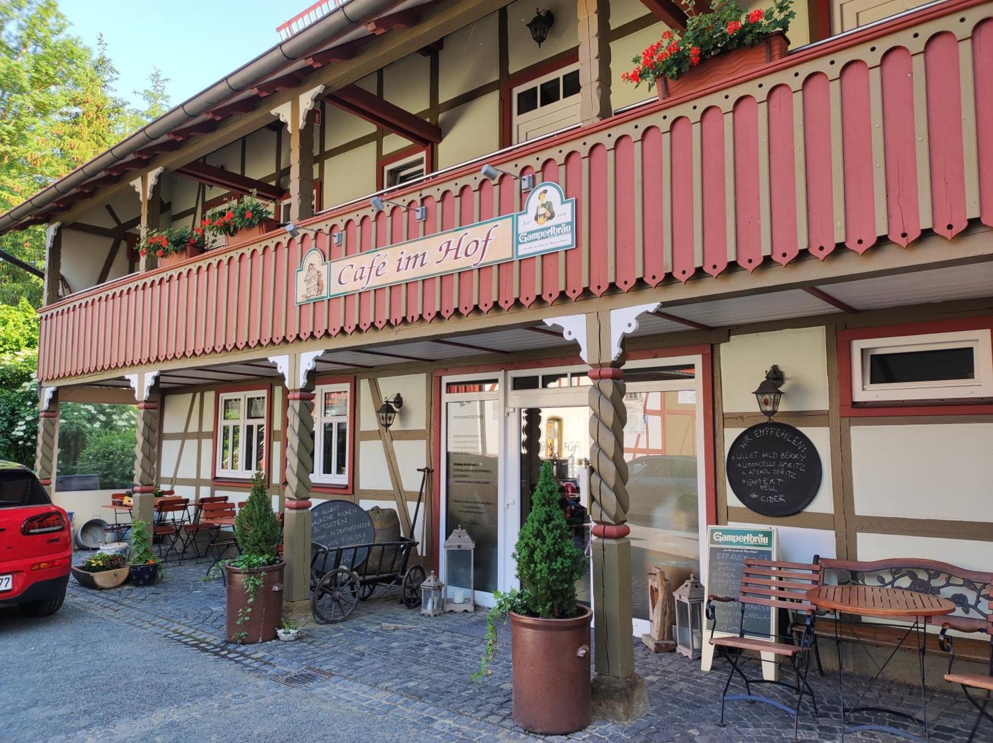 Cafe Im Hof- Bed & Breakfast Streufdorf Exterior photo