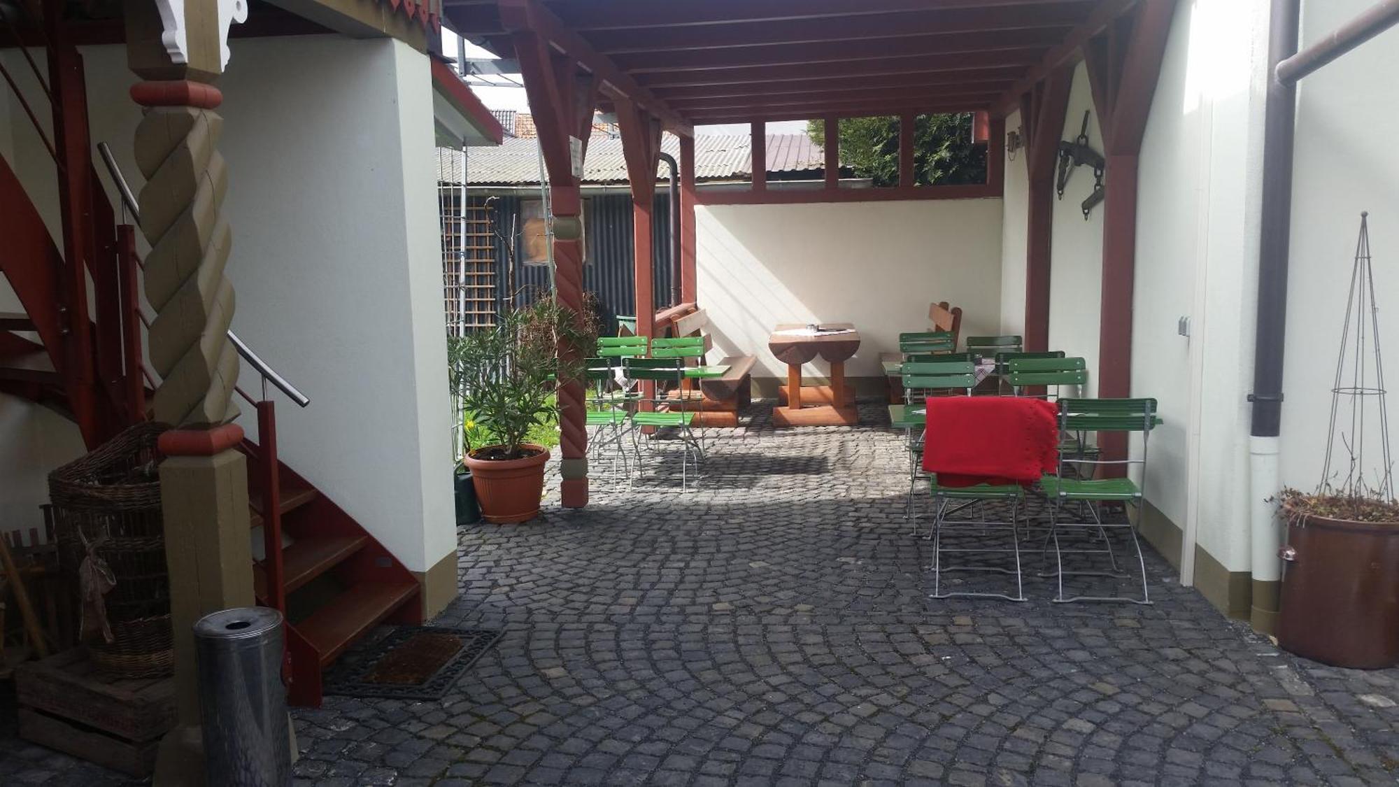 Cafe Im Hof- Bed & Breakfast Streufdorf Exterior photo