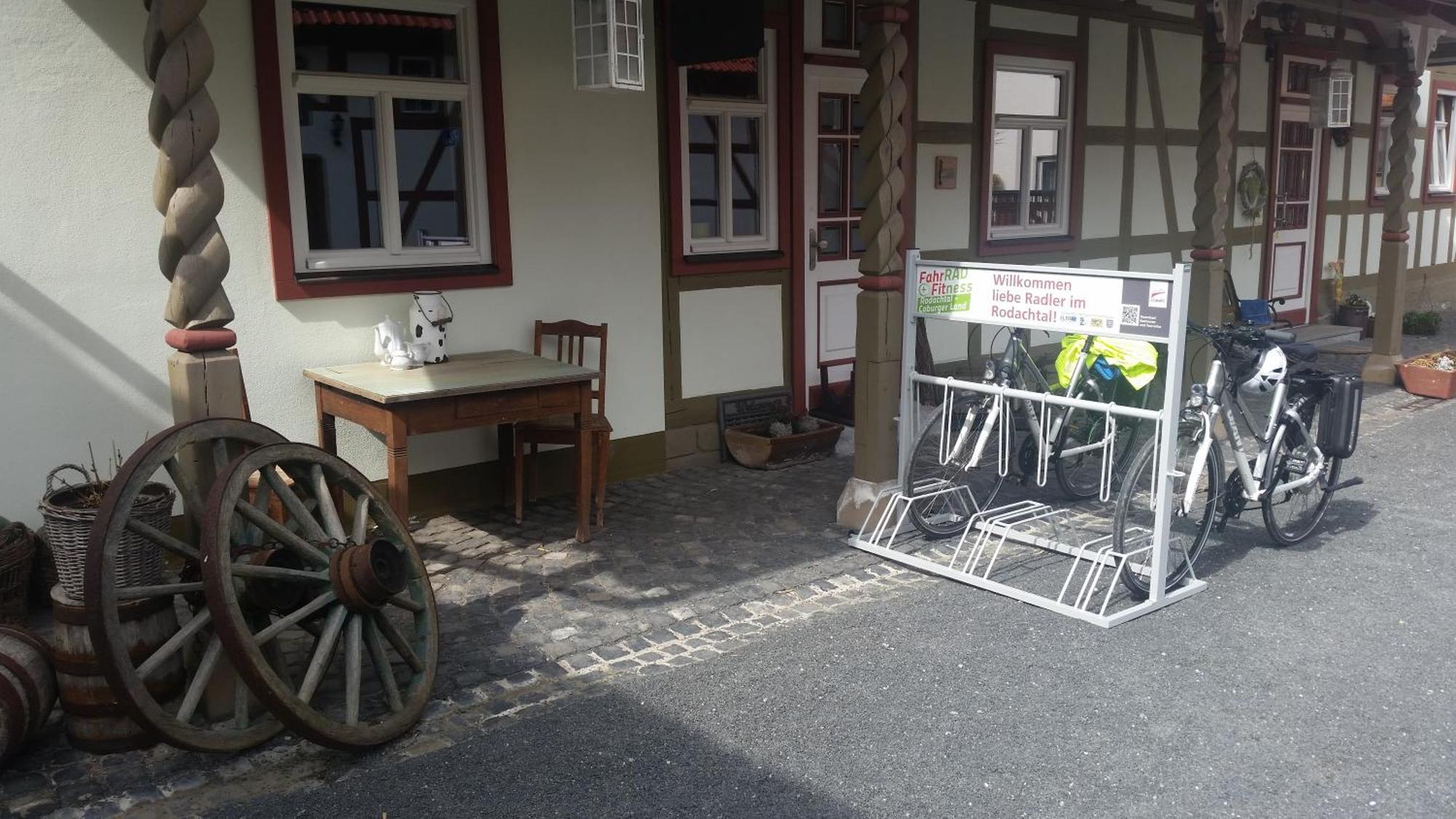 Cafe Im Hof- Bed & Breakfast Streufdorf Exterior photo