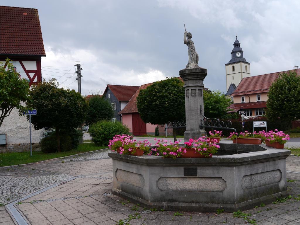 Cafe Im Hof- Bed & Breakfast Streufdorf Exterior photo