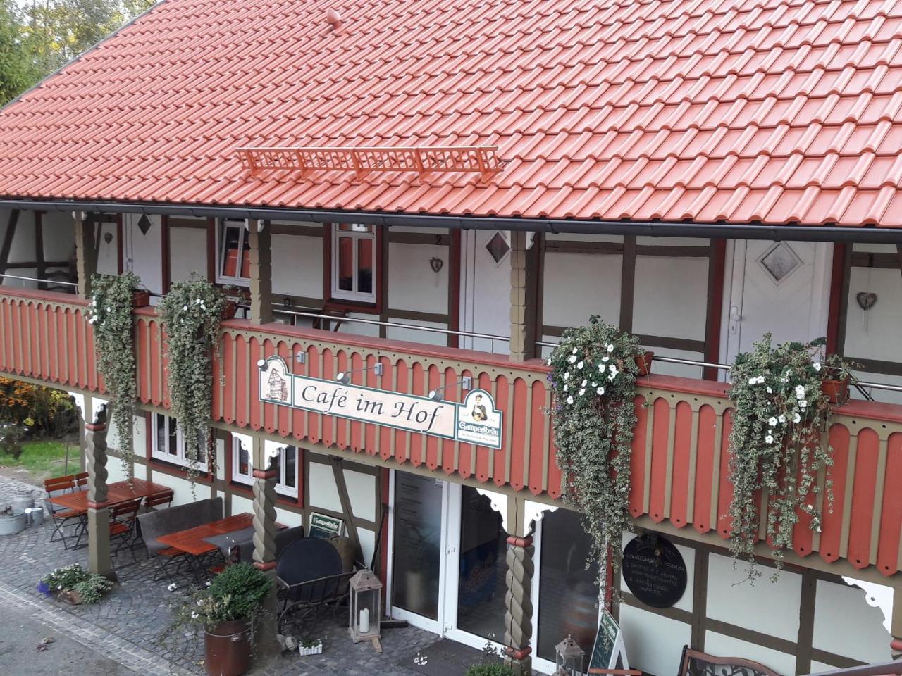 Cafe Im Hof- Bed & Breakfast Streufdorf Exterior photo